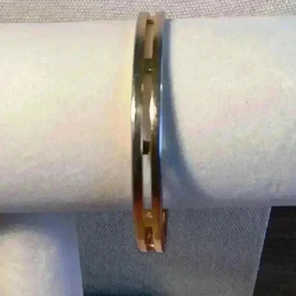 Vintage Monet Gold Tone Bangle 7 3/4 inches - Picture 3 of 4